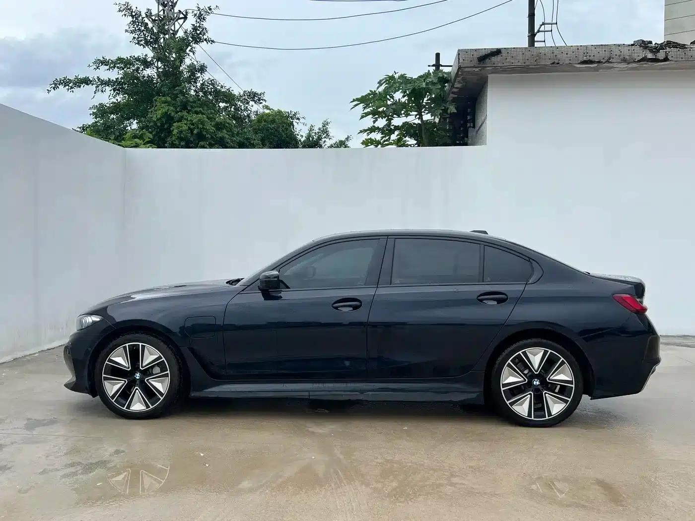 BMW i3 2025 eDrive 40 L Shadow Sport Package — миниатюра 5