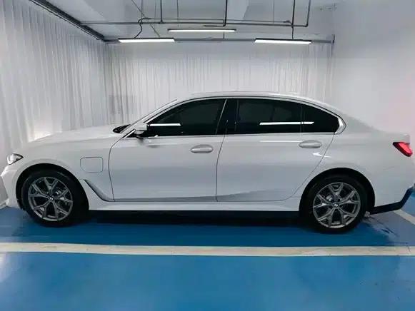 BMW i3 2025 eDrive 35 L — миниатюра 3