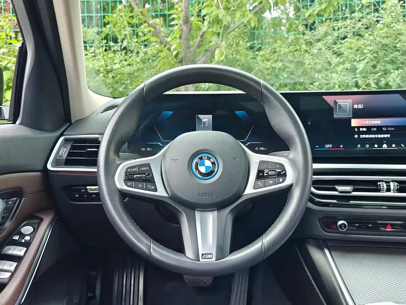 BMW i3 2024 eDrive 40 L Shadow Edition — миниатюра 15