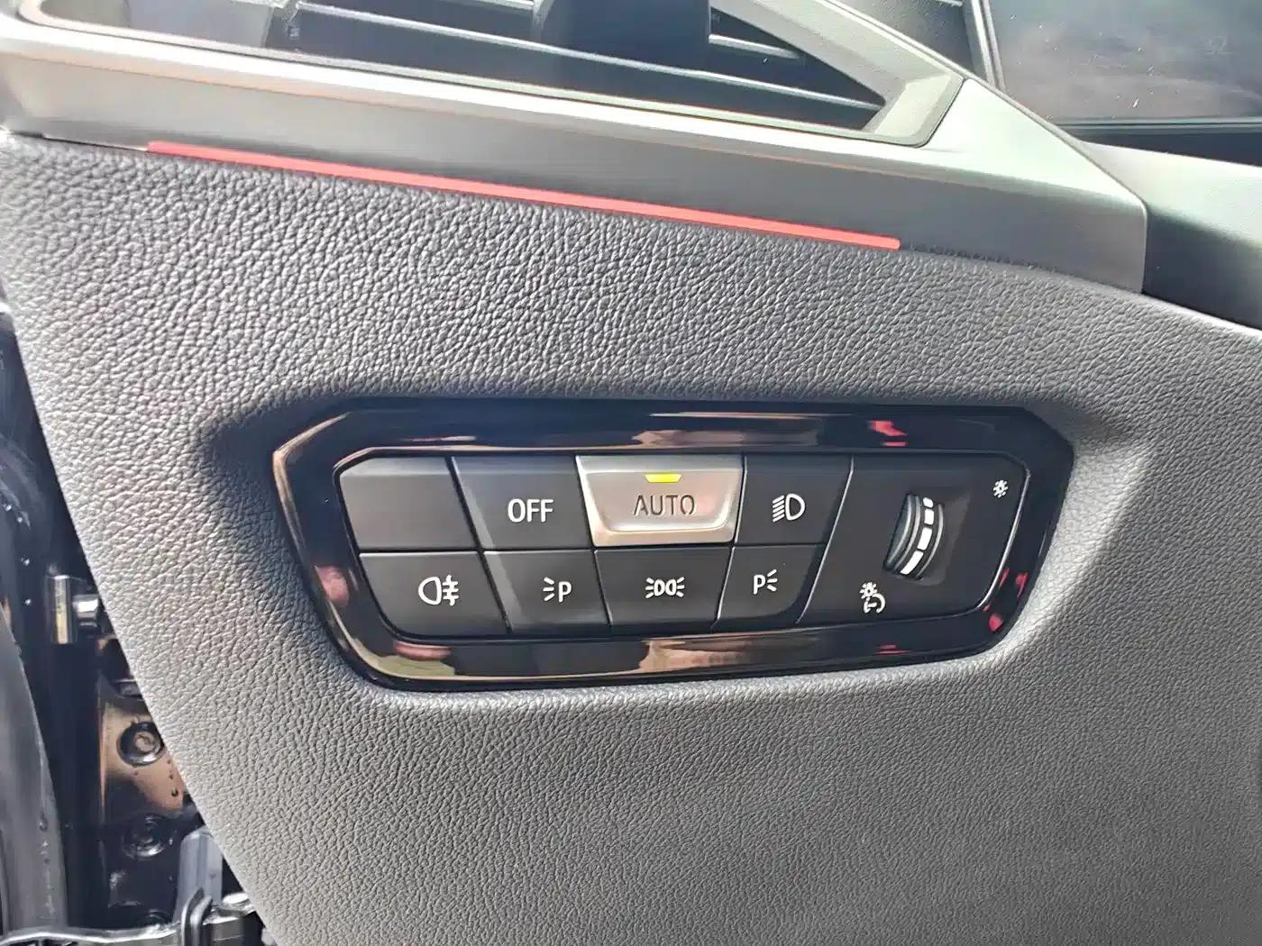 BMW i3 2024 eDrive 40 L Shadow Edition — миниатюра 18