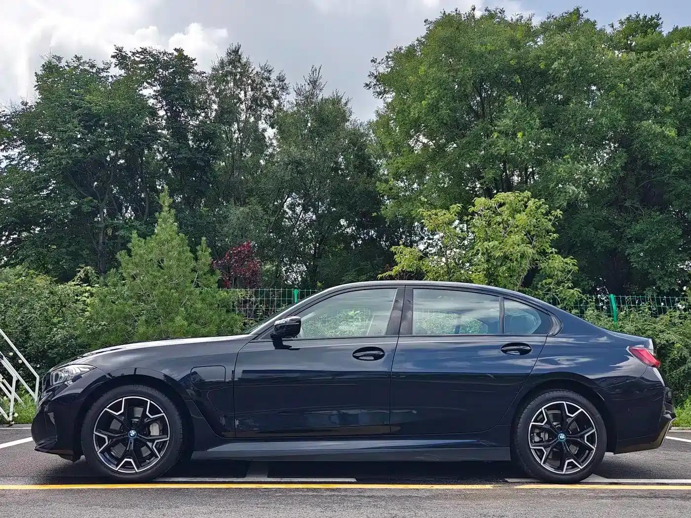 BMW i3 2024 eDrive 40 L Shadow Edition — миниатюра 5