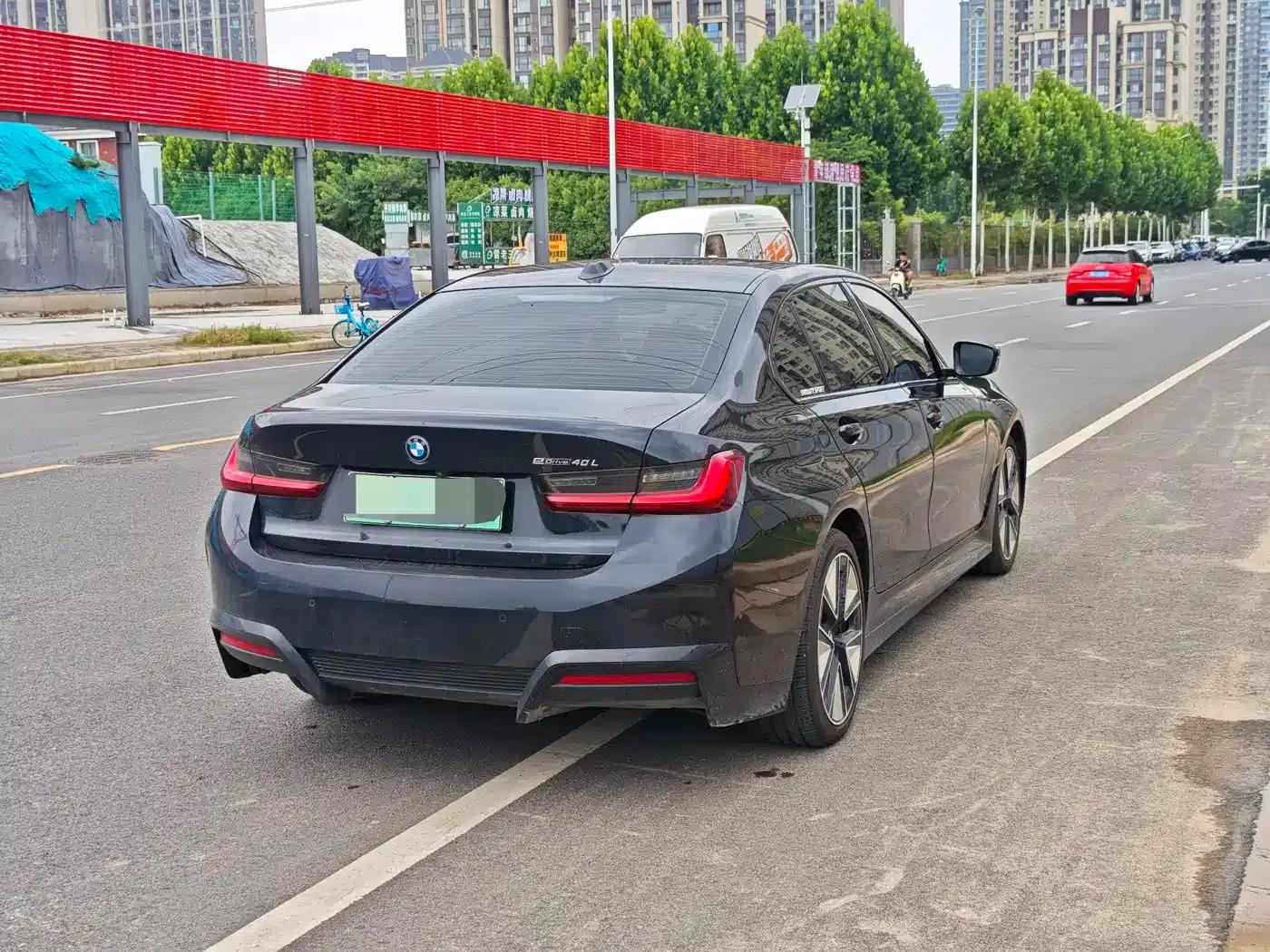 BMW i3 2023 eDrive 40 L Shadow Sport Package — миниатюра 11