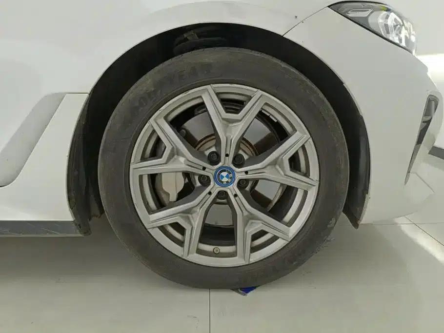 BMW i3 2024 eDrive 35L — миниатюра 6