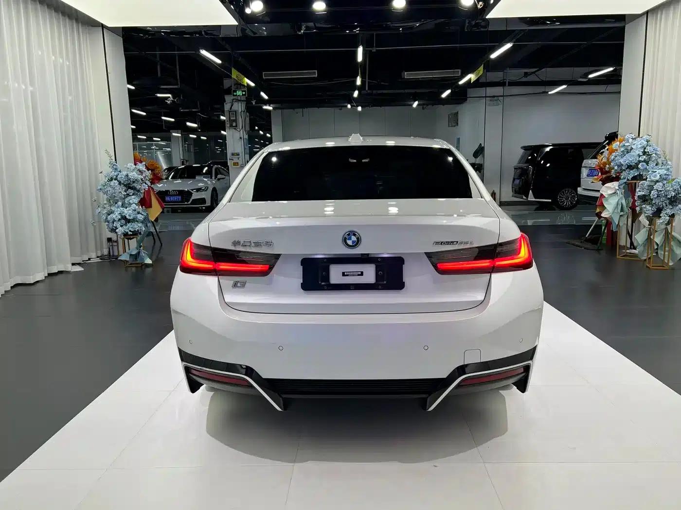 BMW i3 2022 eDrive 35L — миниатюра 10