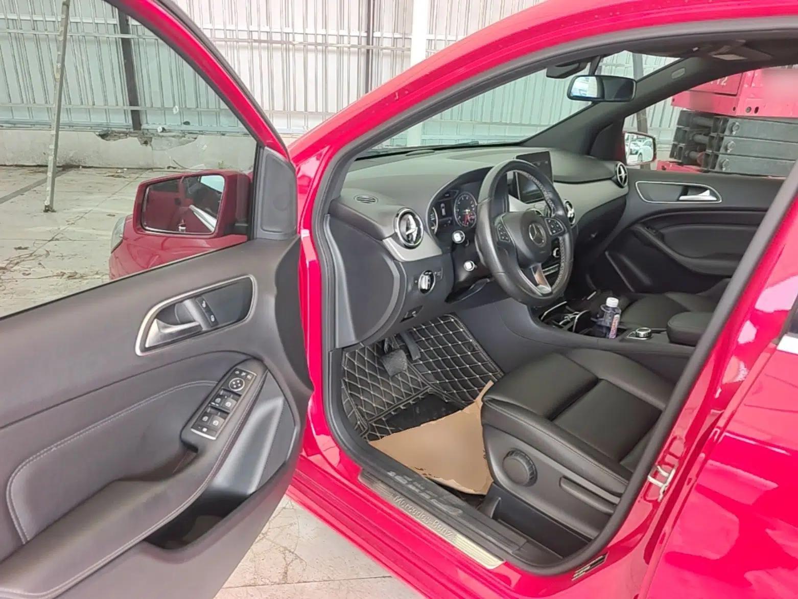 Mercedes-Benz B-Class 2018 B 200 Sport Edition — миниатюра 23