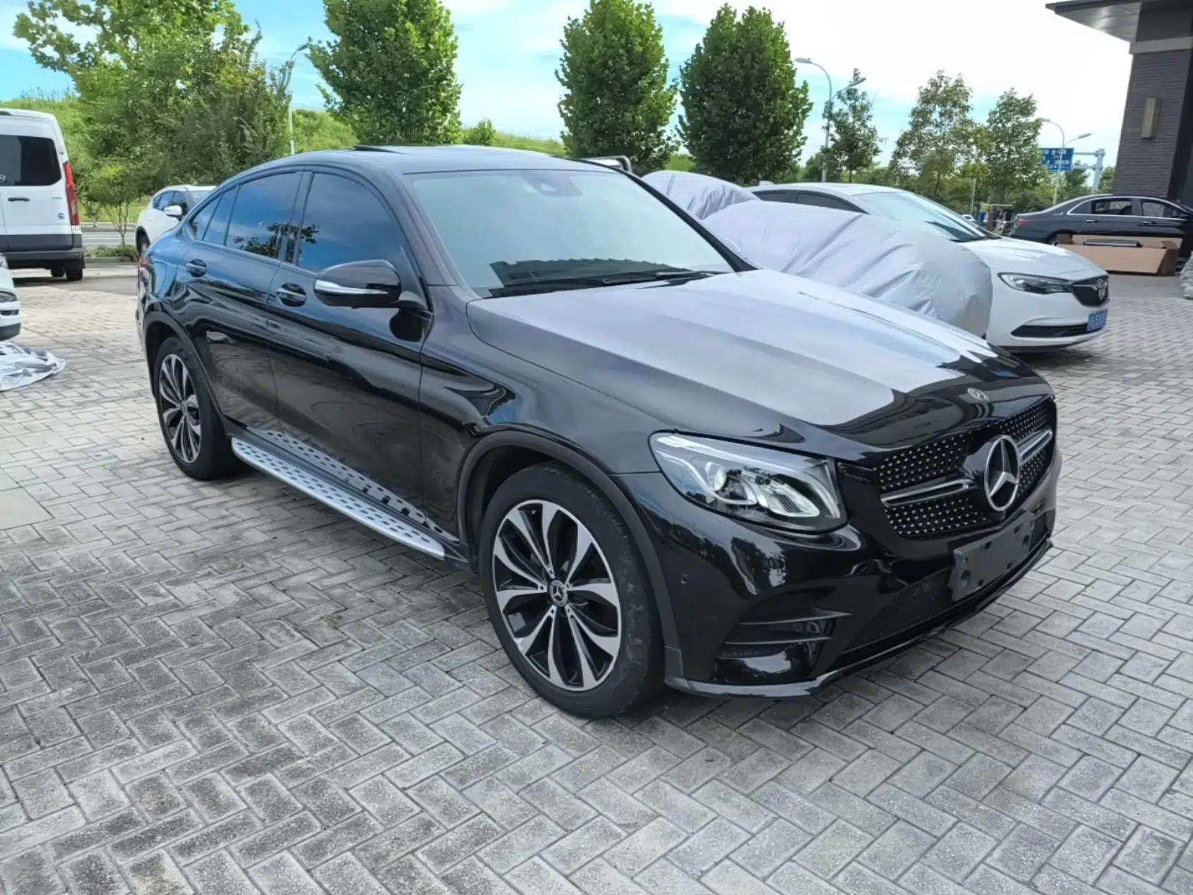 Mercedes-Benz GLC Coupe 2018 GLC 260 4MATIC Coupe SUV — миниатюра 3