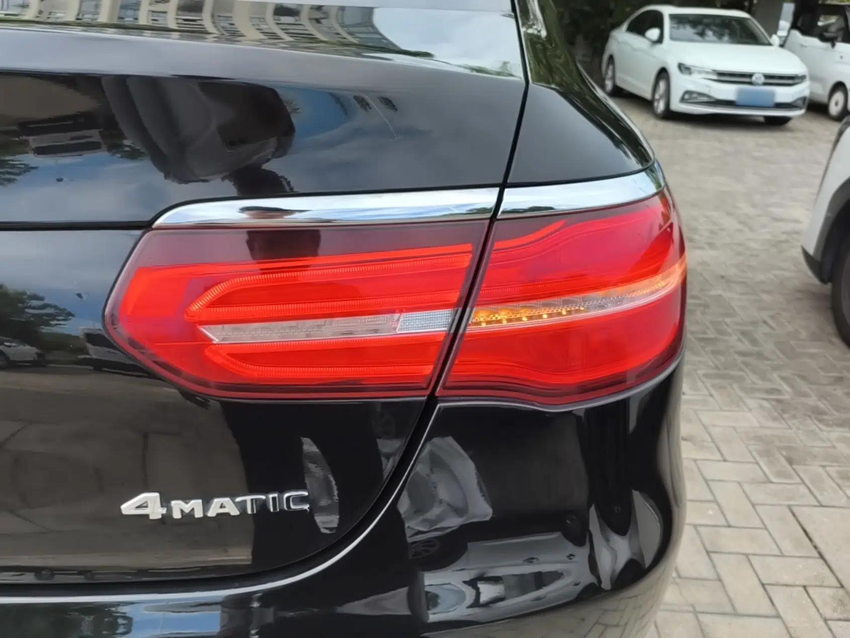 Mercedes-Benz GLC Coupe 2018 GLC 260 4MATIC Coupe SUV — миниатюра 9