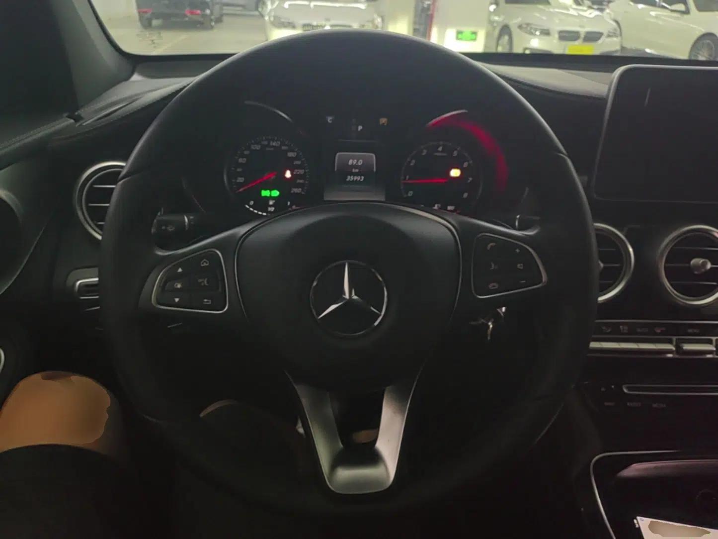 Mercedes-Benz GLC Coupe 2018 GLC 200 4MATIC Coupe SUV — миниатюра 13