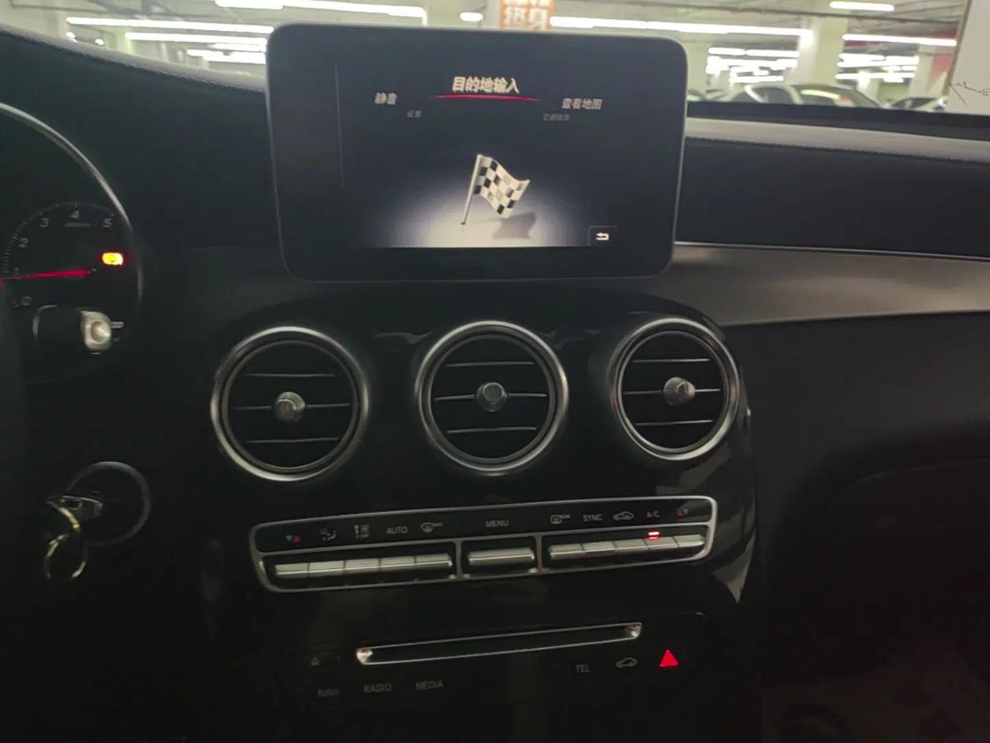 Mercedes-Benz GLC Coupe 2018 GLC 200 4MATIC Coupe SUV — миниатюра 15