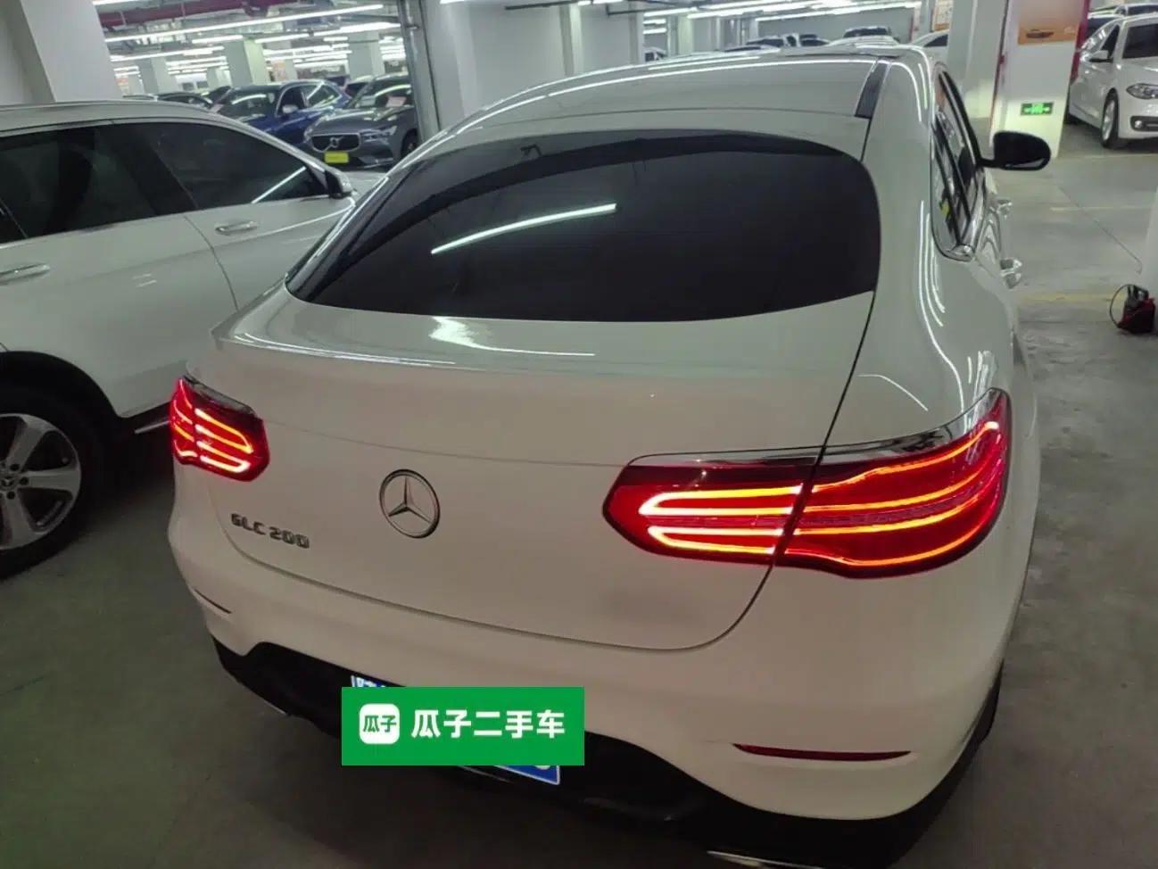Mercedes-Benz GLC Coupe 2018 GLC 200 4MATIC Coupe SUV — миниатюра 5