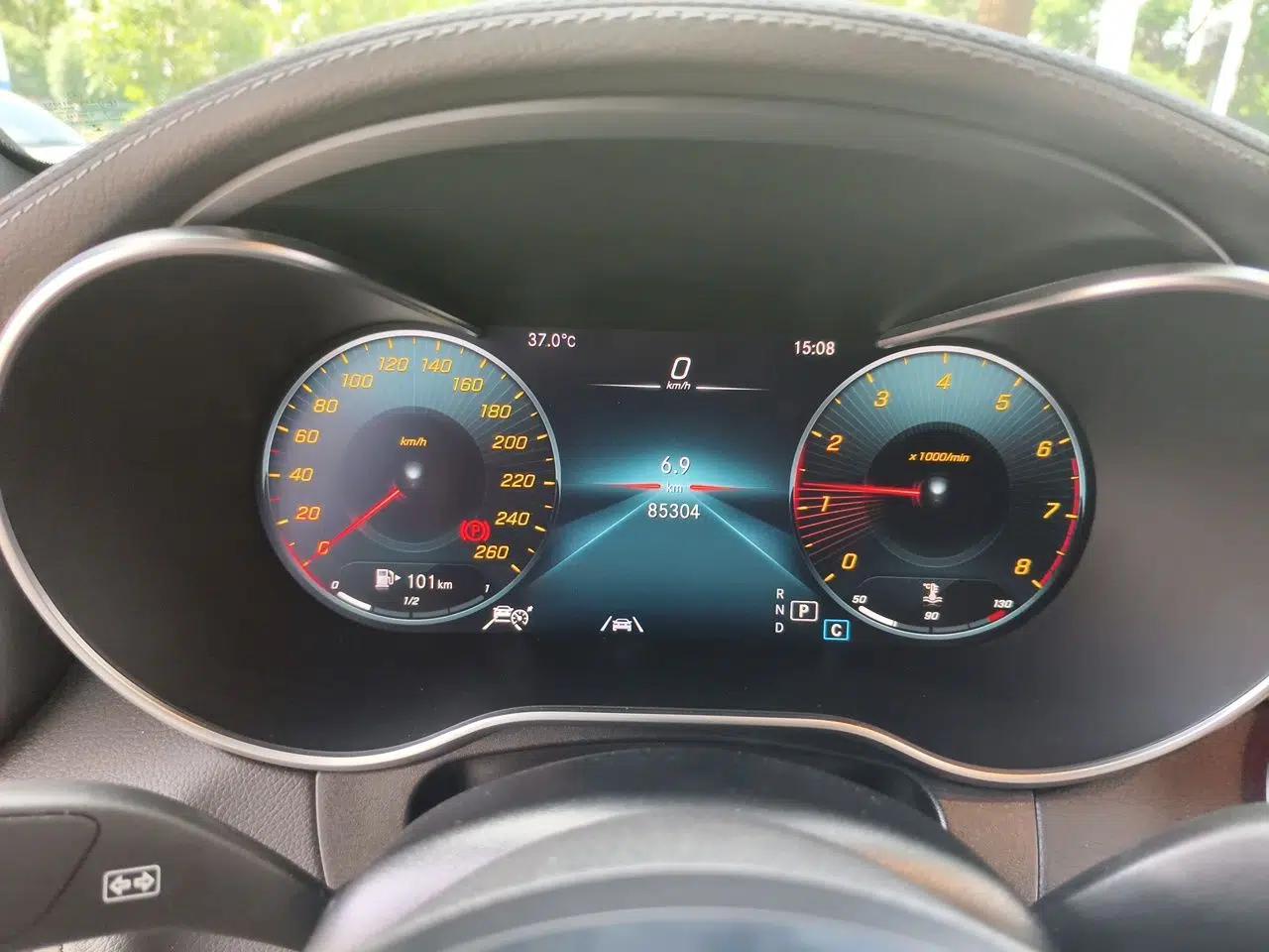 Mercedes-Benz GLC Coupe 2020 GLC 300 4MATIC AMG Line Coupe SUV — миниатюра 11