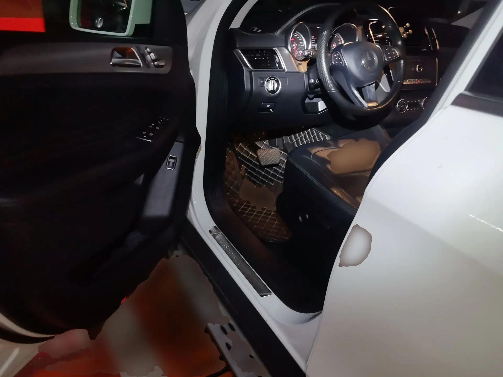 Mercedes-Benz GLE Coupe 2015 GLE 320 4MATIC Coupe SUV — миниатюра 16