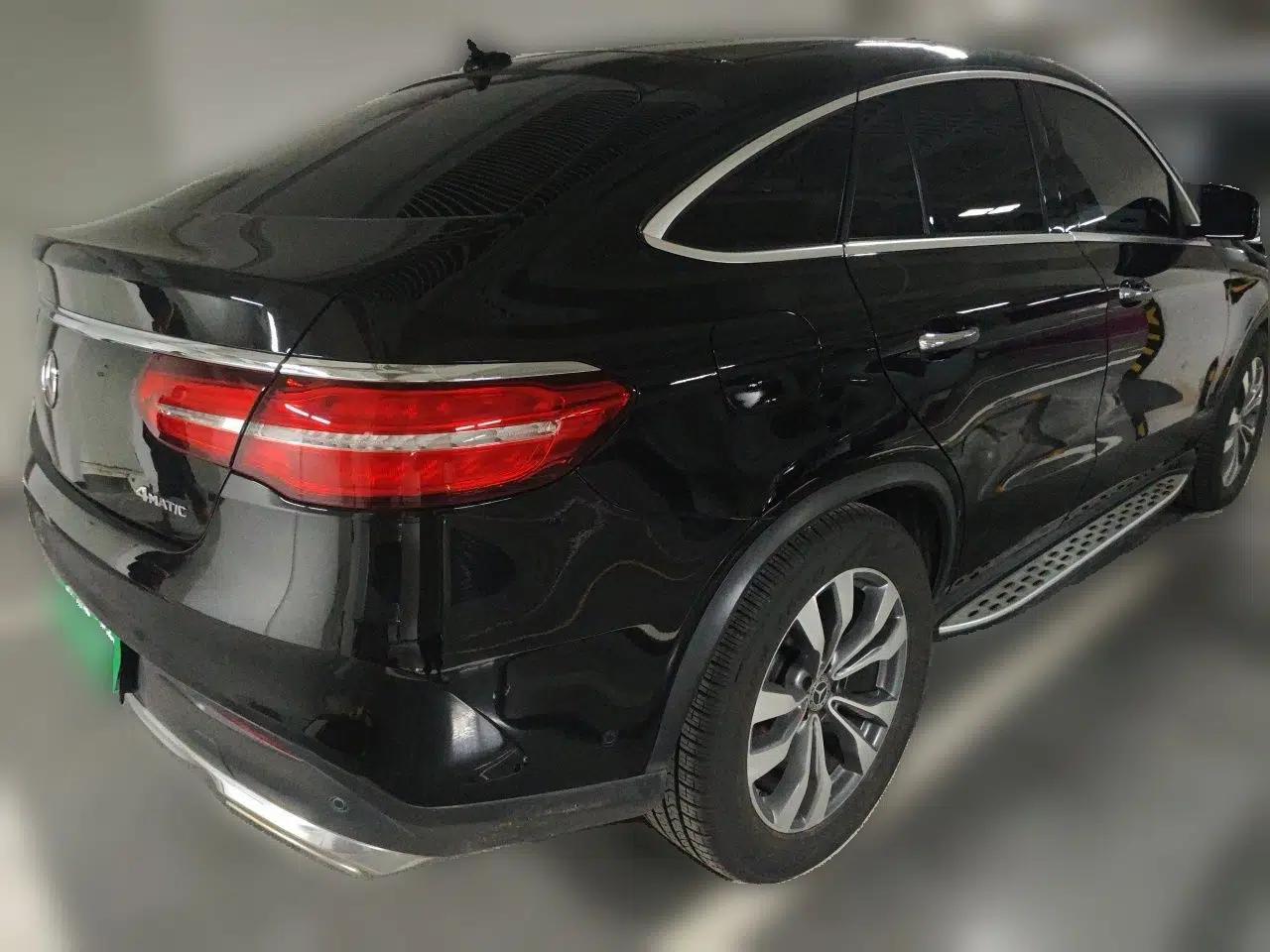 Mercedes-Benz GLE Coupe 2018 GLE 400 4MATIC Coupe SUV — миниатюра 6