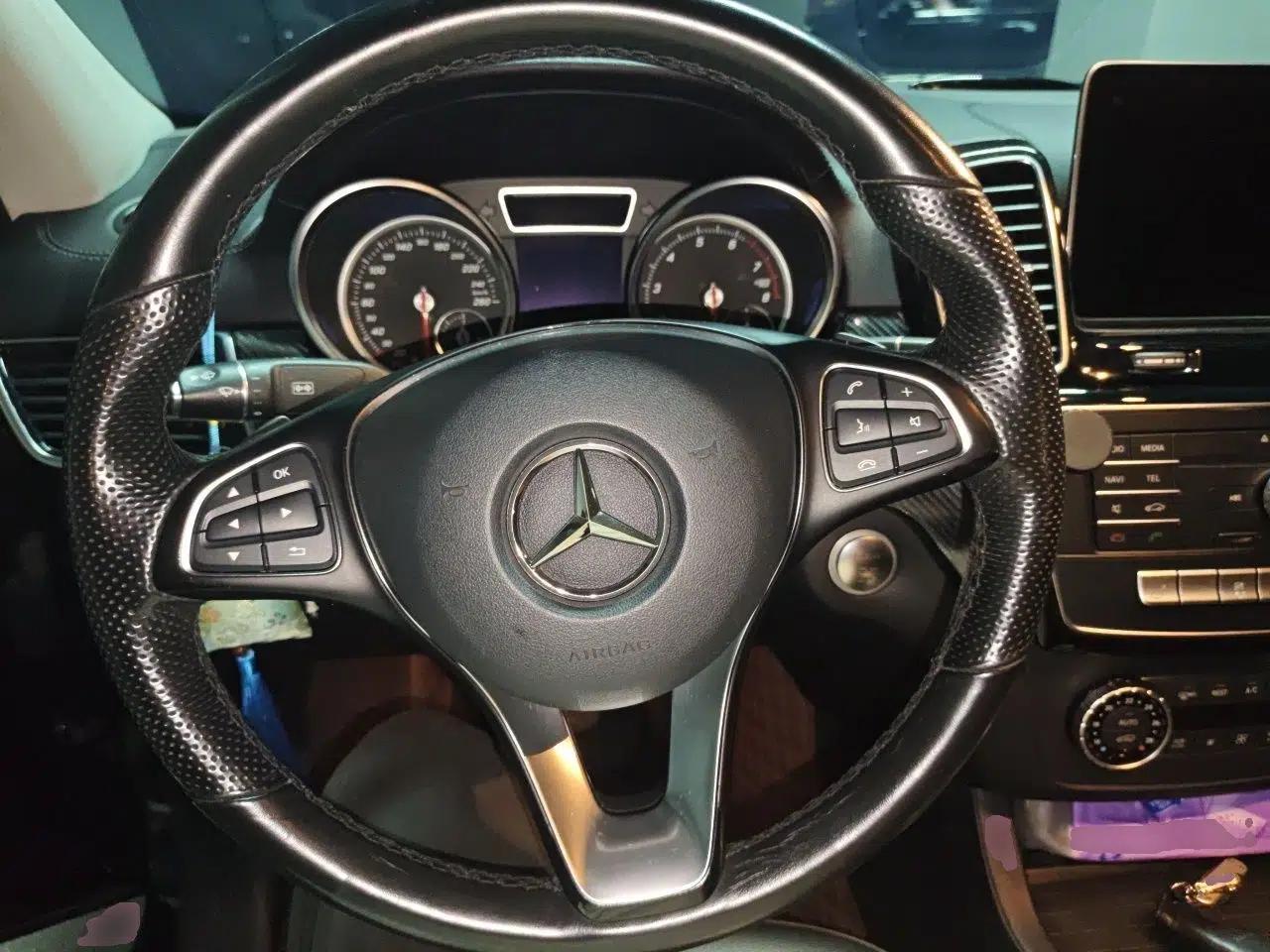 Mercedes-Benz GLE Coupe 2018 GLE 400 4MATIC Coupe SUV — миниатюра 10