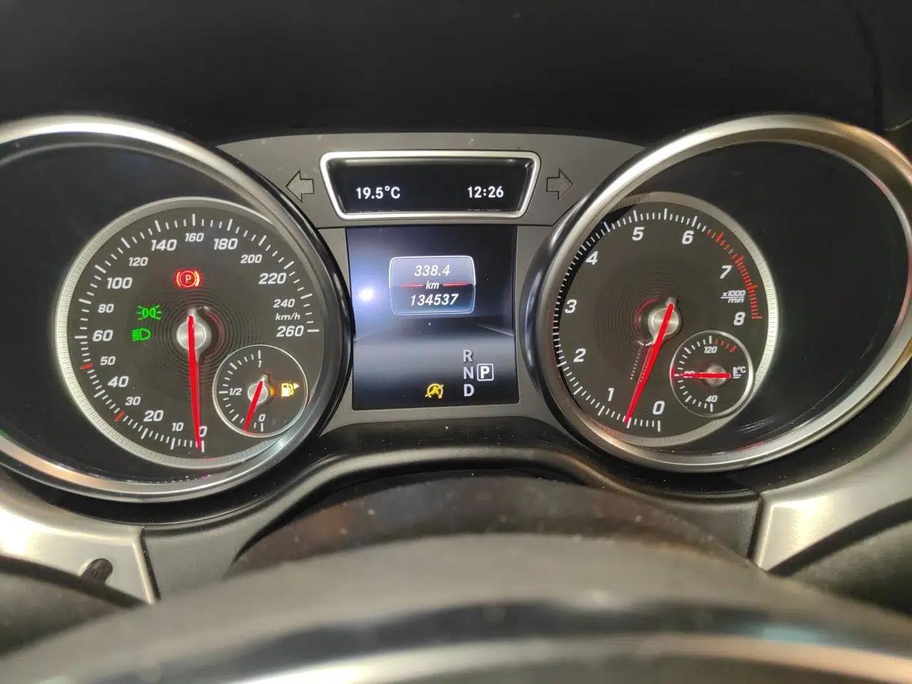 Mercedes-Benz GLE Coupe 2015 GLE 320 4MATIC Coupe SUV — миниатюра 12
