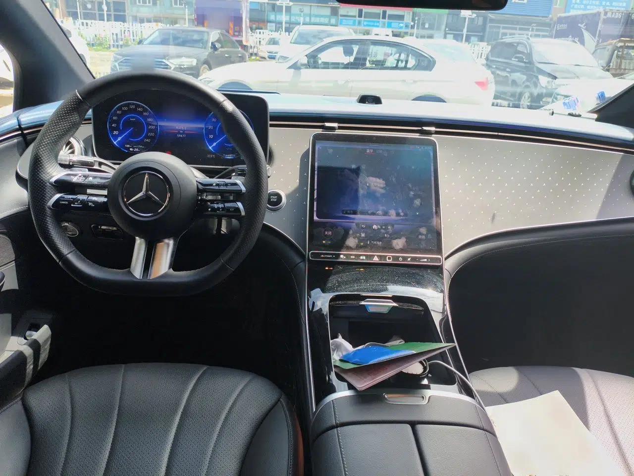 Mercedes-Benz EQE 2022 350 First Edition Special Version — миниатюра 9