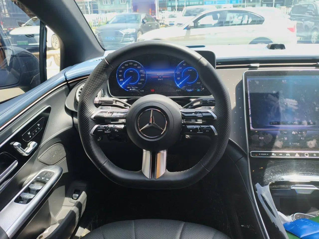 Mercedes-Benz EQE 2022 350 First Edition Special Version — миниатюра 10