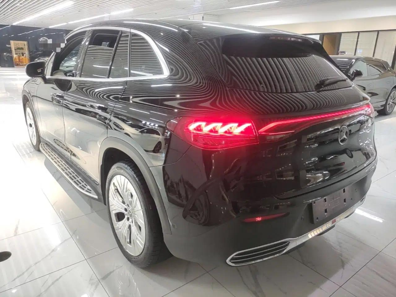 Mercedes-Benz EQE SUV 2024 500 4MATIC Luxury Edition — миниатюра 4