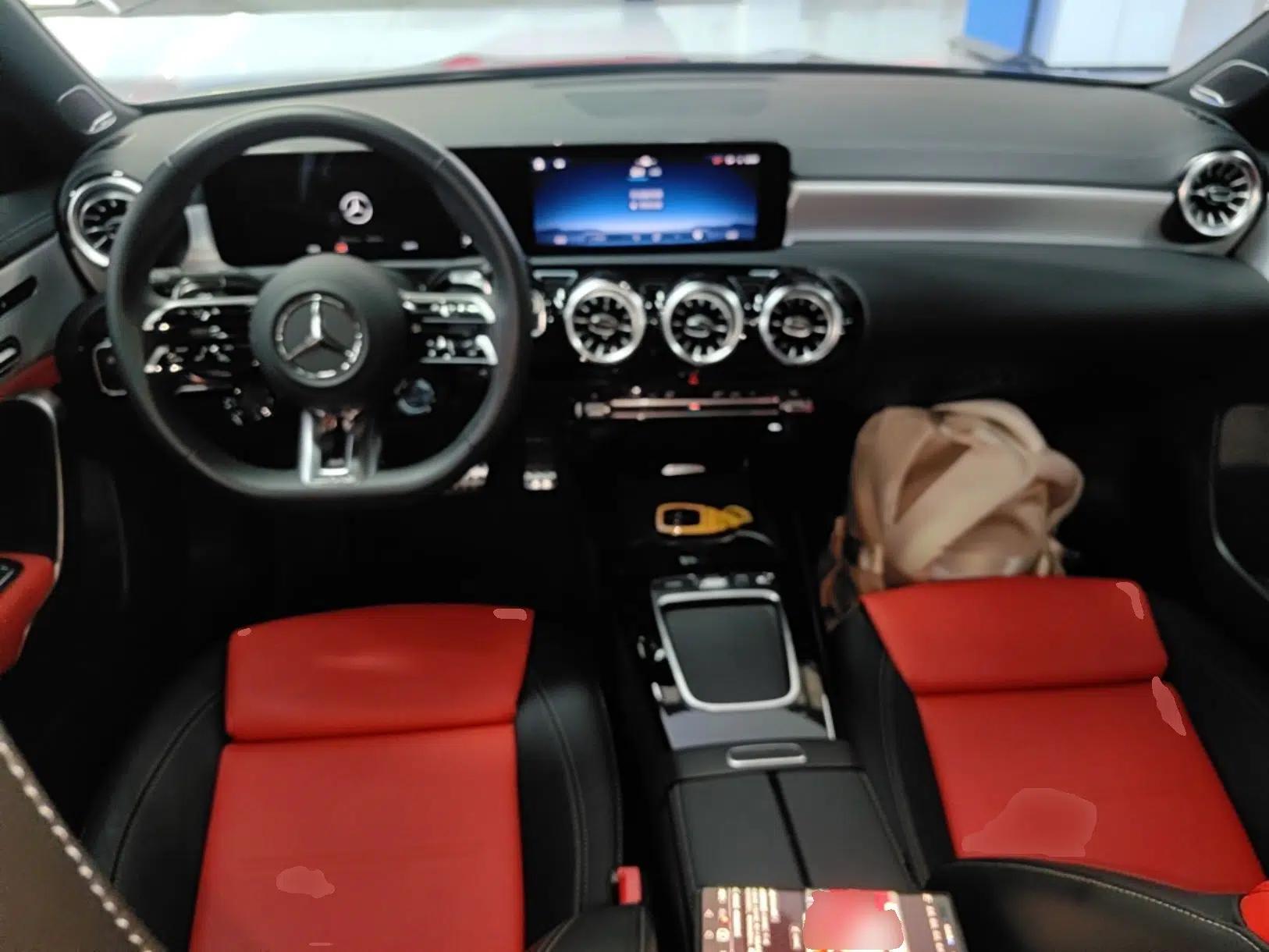 Mercedes-Benz A AMG 2025-Year Restyled AMG A 35 4MATIC — миниатюра 12