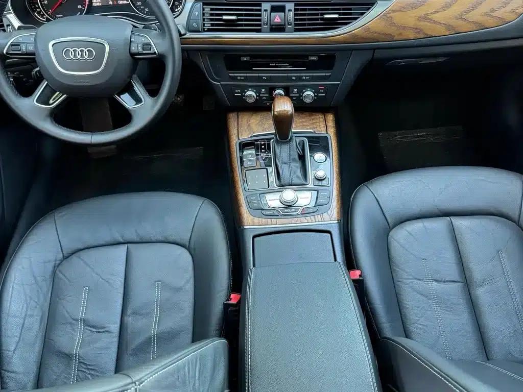 Audi A6L 2018 30th Anniversary Edition 35 TFSI Fashion Model — миниатюра 4