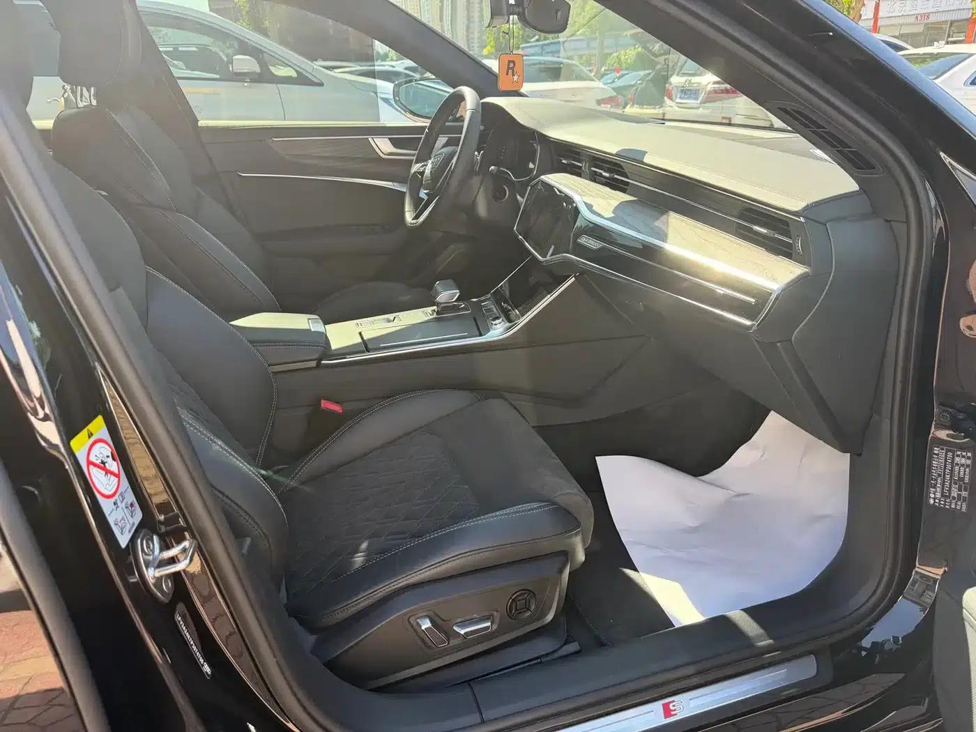 Audi A6L 2023 Facelift 45 TFSI quattro Premium Elegance Model — миниатюра 3