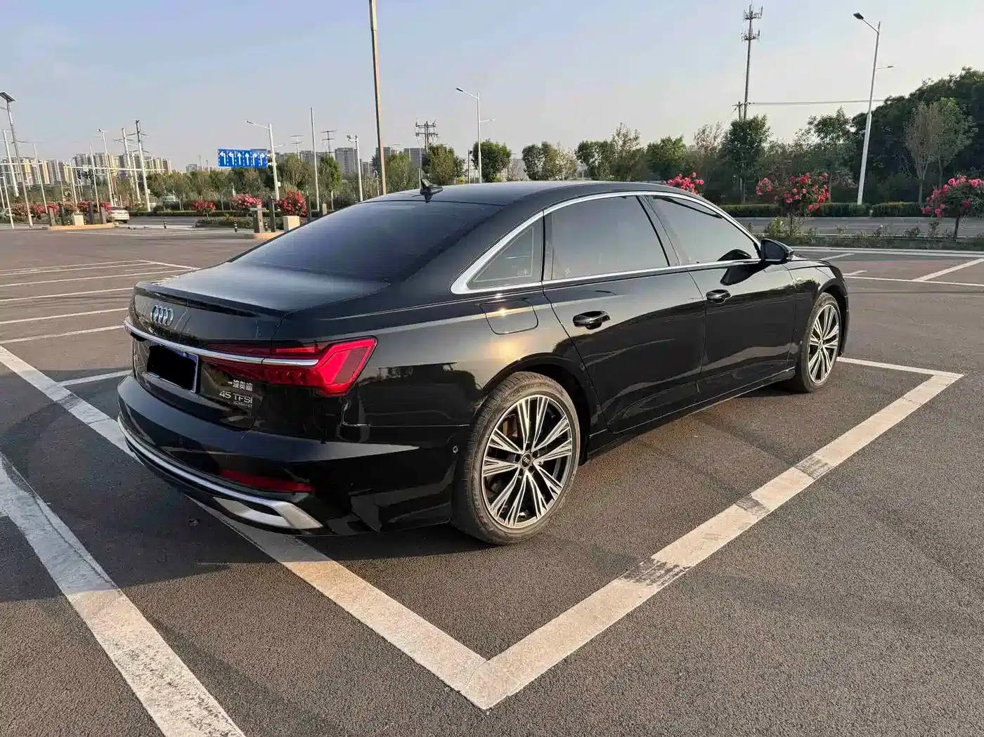 Audi A6L 2023 Facelift 45 TFSI quattro Premium Dynamic Edition — миниатюра 4