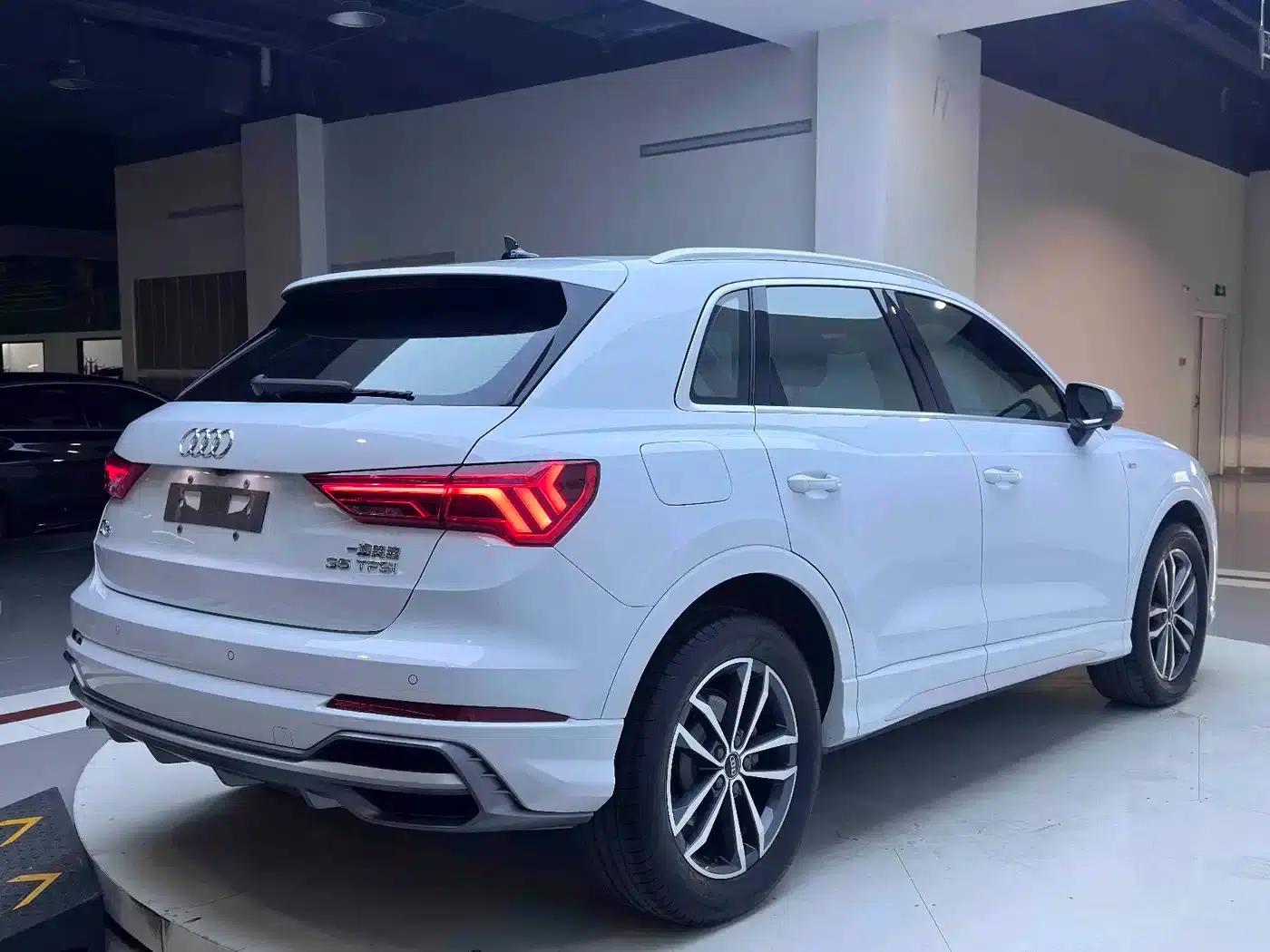 Audi Q3 2022 35 TFSI Progressive Dynamic — миниатюра 4
