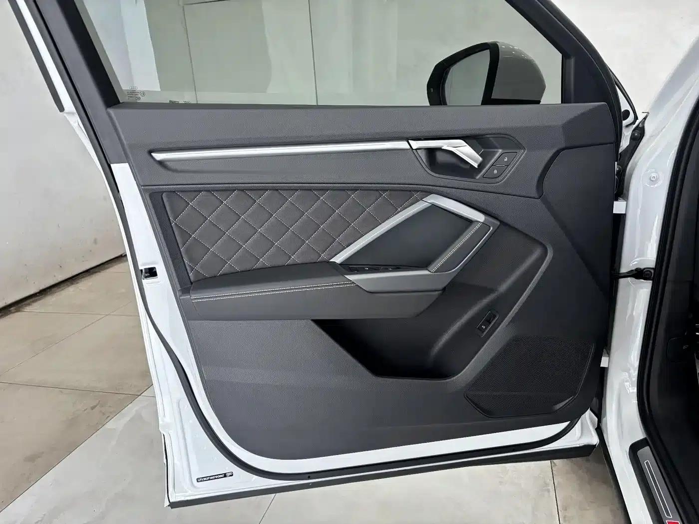 Audi Q3 2025 45th Anniversary Edition 40TFSI Fashion Dynamic — миниатюра 10