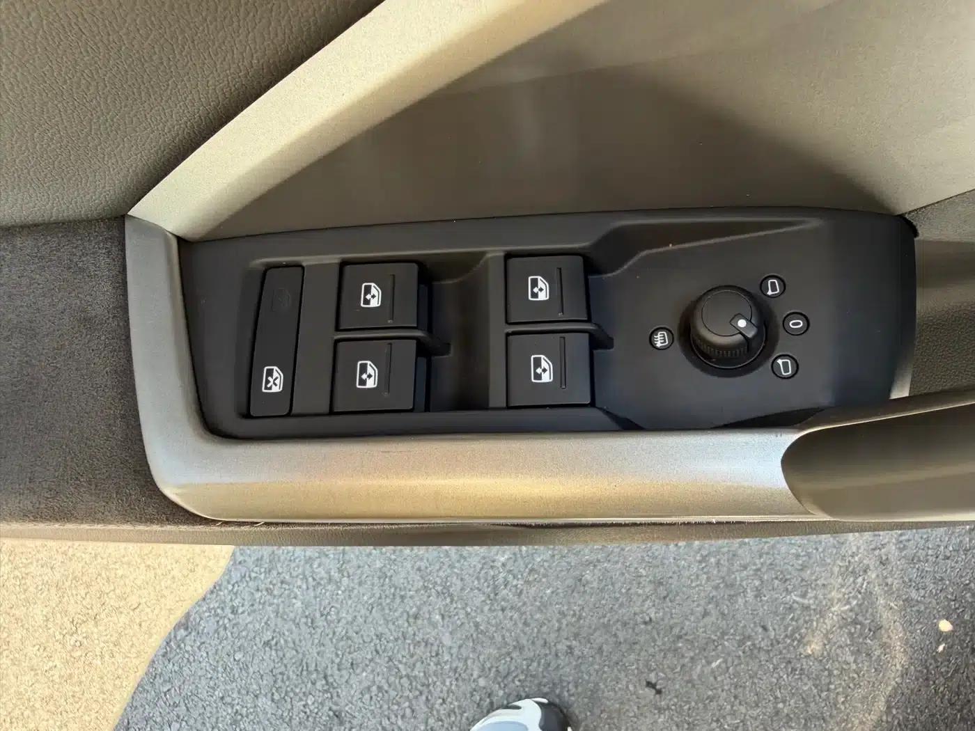 Audi Q3 2023 35 TFSI Progressive Dynamic (1.4T) — миниатюра 16