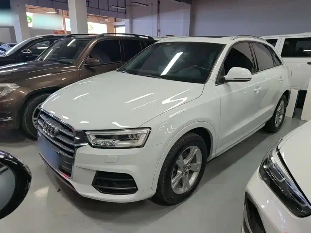 Audi Q3 2018 30th Anniversary Edition 30 TFSI Fashion Model — миниатюра 2