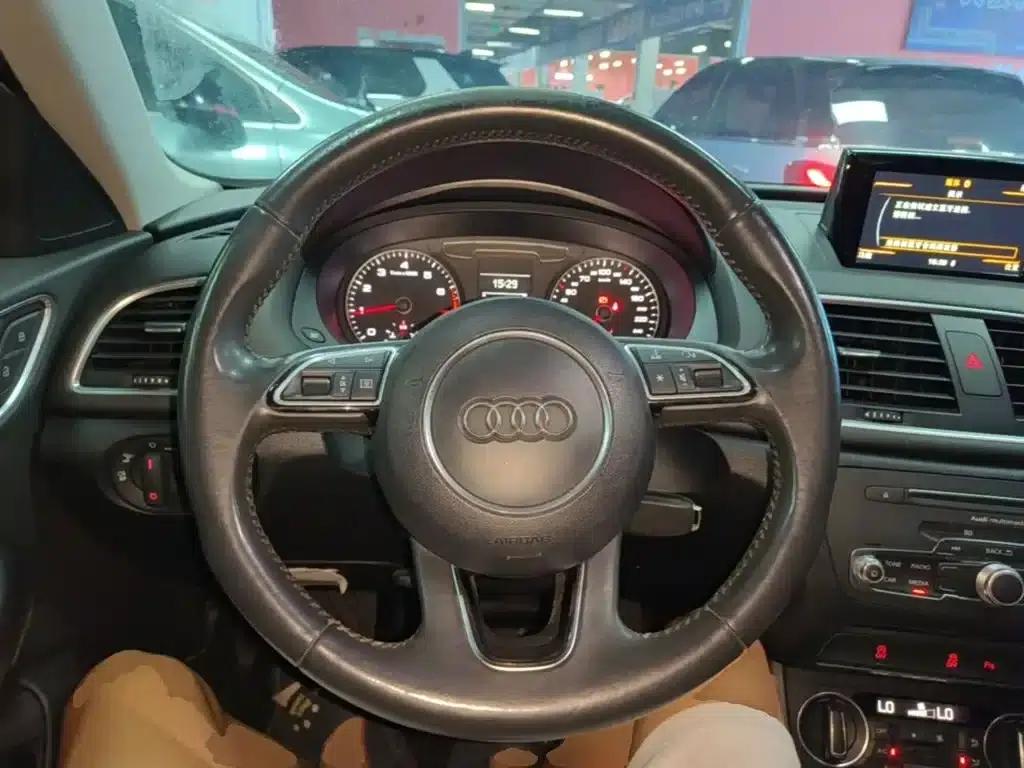 Audi Q3 2018 30th Anniversary Edition 30 TFSI Fashion Model — миниатюра 11