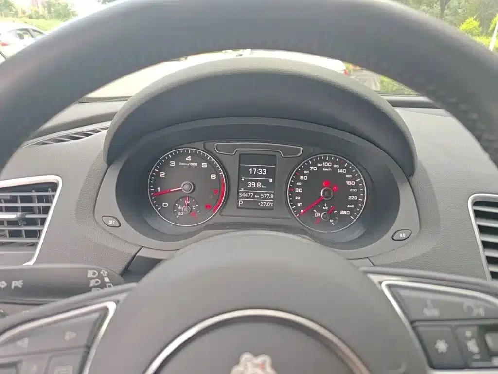 Audi Q3 2018 30th Anniversary Edition 30 TFSI Fashion Model — миниатюра 8