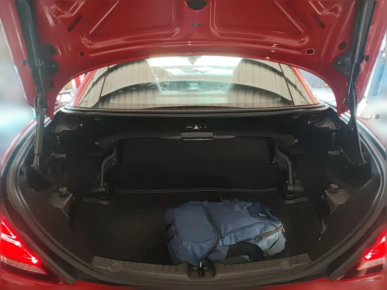 Mercedes-Benz SLC 2016 SLC 200 Fashion Model — миниатюра 19