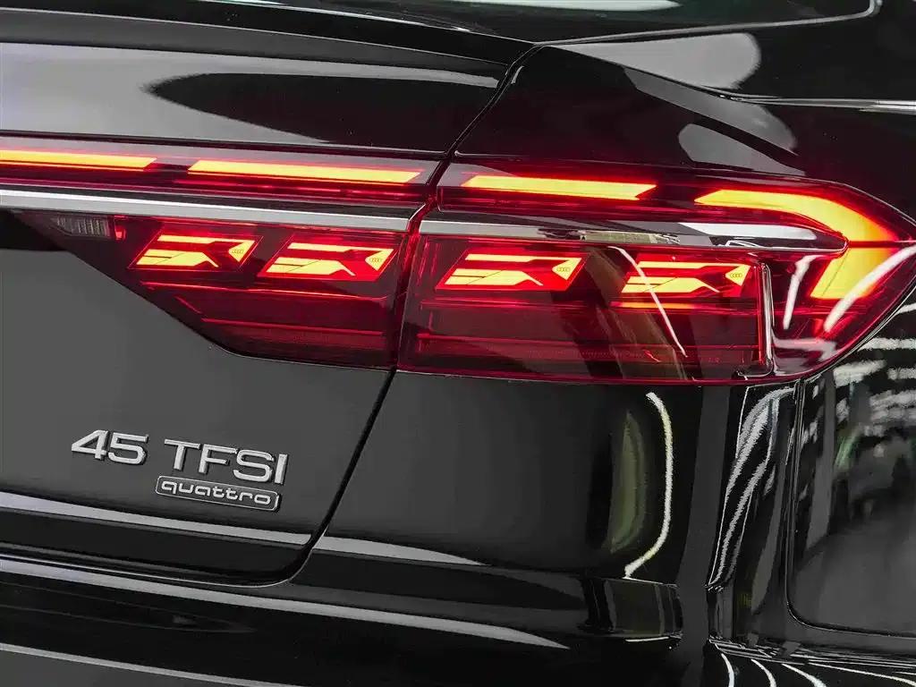 2025 Audi A8 A8L 45 TFSI quattro Luxury — миниатюра 13