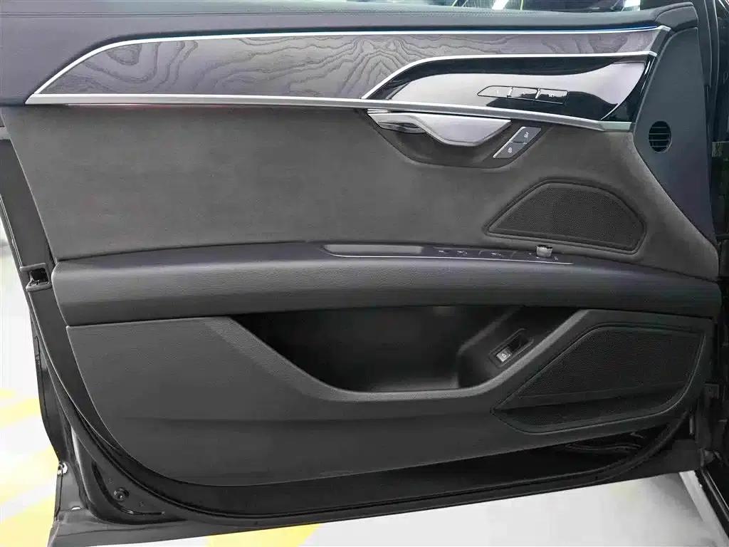 2025 Audi A8 A8L 45 TFSI quattro Luxury — миниатюра 9