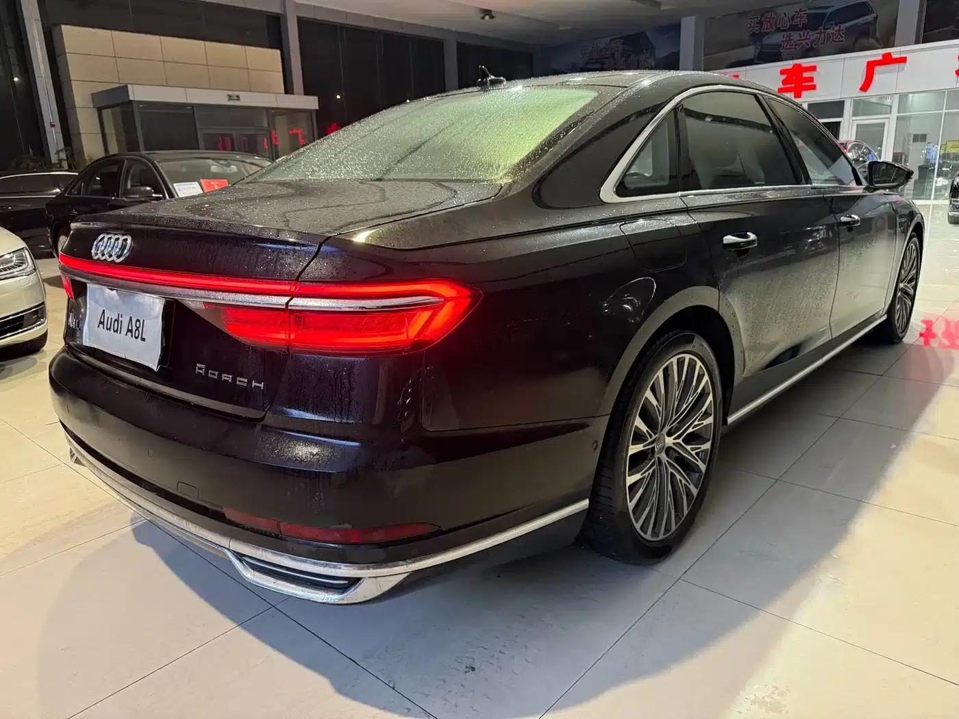 Audi A8 2019 Plus A8L 55 TFSI quattro Luxury — миниатюра 3