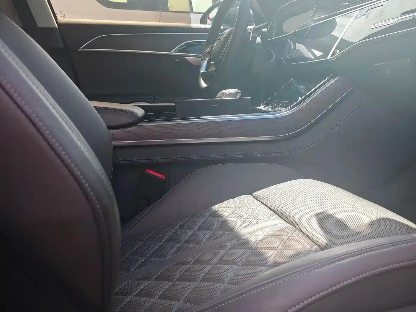 2024 Audi A8 A8L 50 TFSI quattro Premium Edition — миниатюра 8