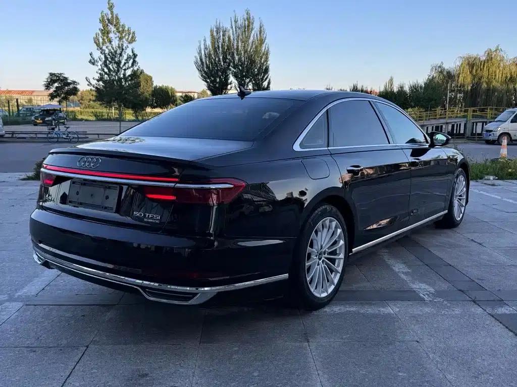 2021 Audi A8 A8L 50 TFSI quattro Comfort — миниатюра 3