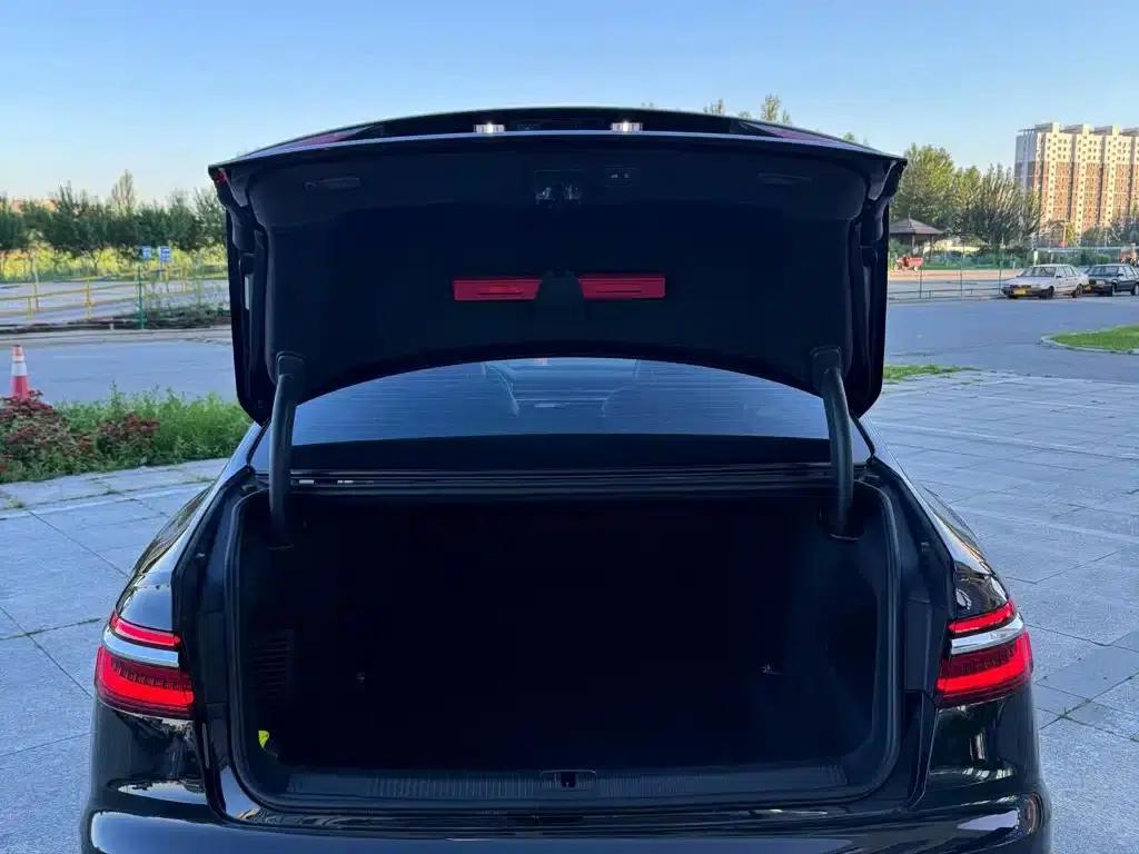 2021 Audi A8 A8L 50 TFSI quattro Comfort — миниатюра 7