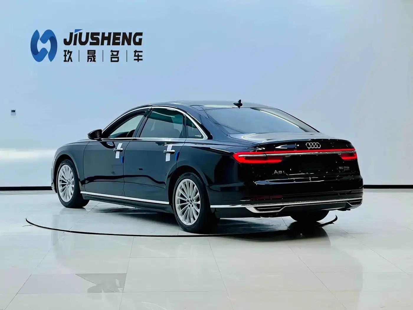 2022 Audi A8 A8L 50 TFSI quattro Comfort Edition — миниатюра 4