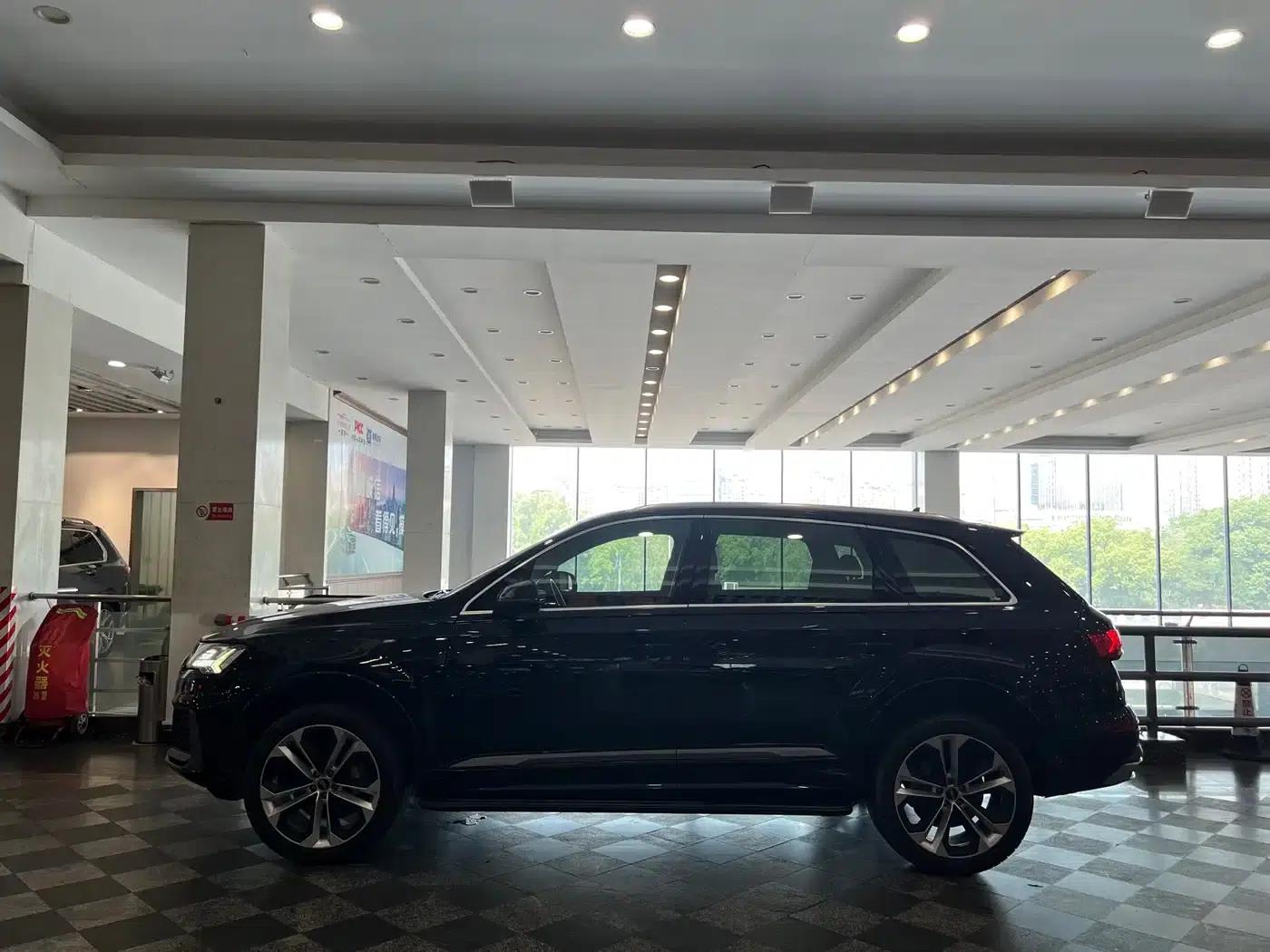 Audi Q7 2021 55 TFSI quattro S line Sport — миниатюра 3