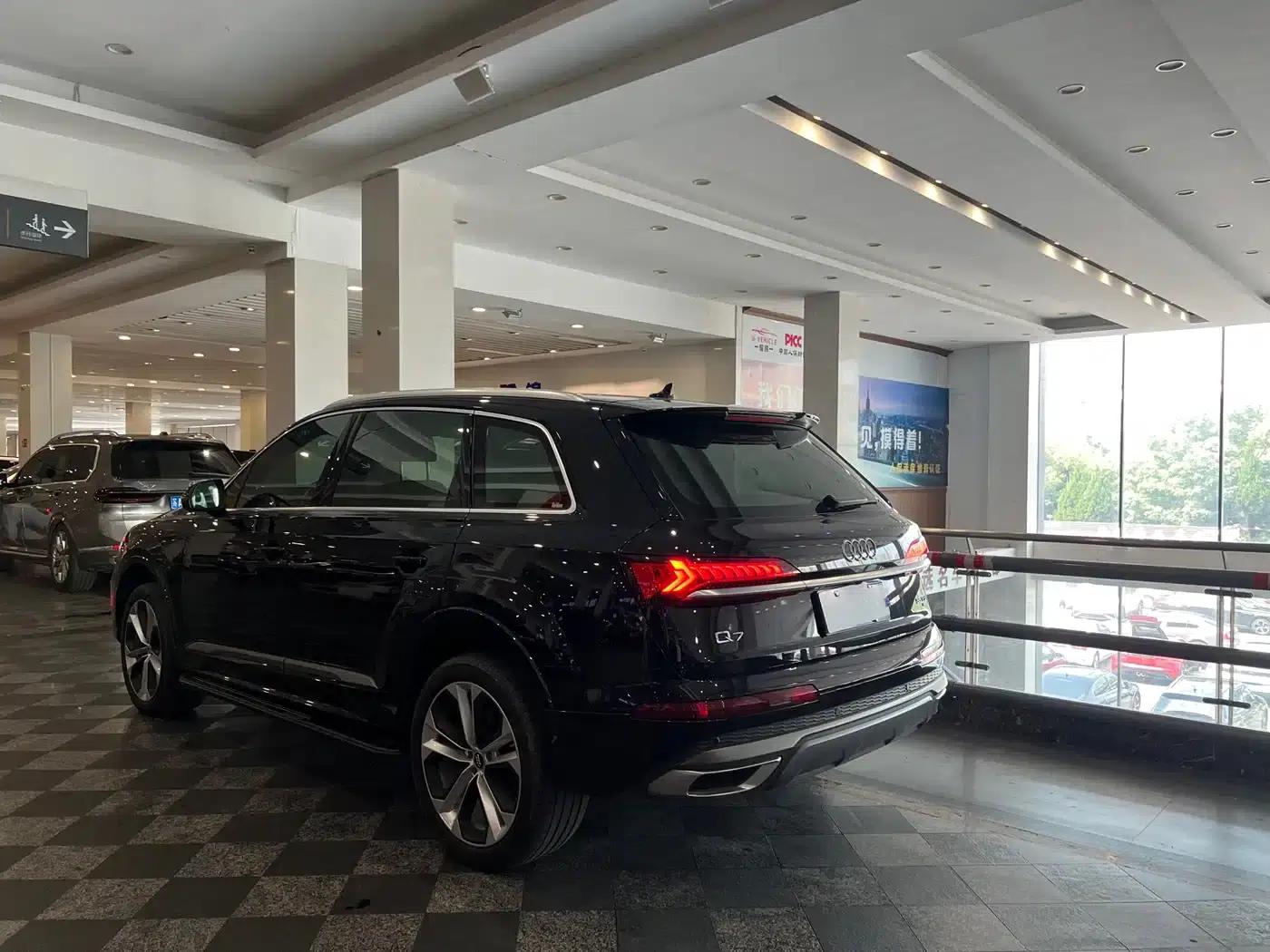 Audi Q7 2021 55 TFSI quattro S line Sport — миниатюра 4