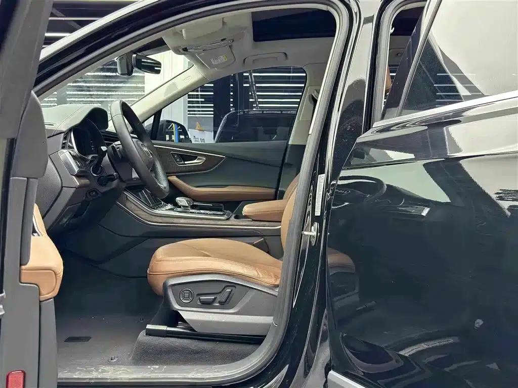Audi Q7 2023 55 TFSI quattro S line Sport — миниатюра 6