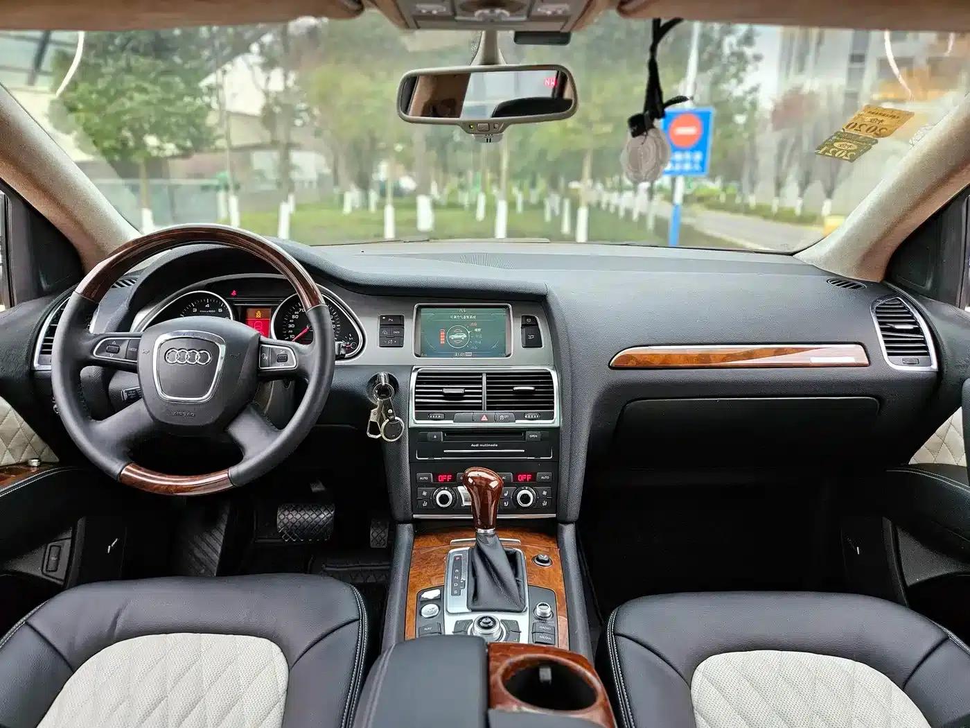 Audi Q7 2011 3.0 TFSI Exclusive Model 245kW — миниатюра 3
