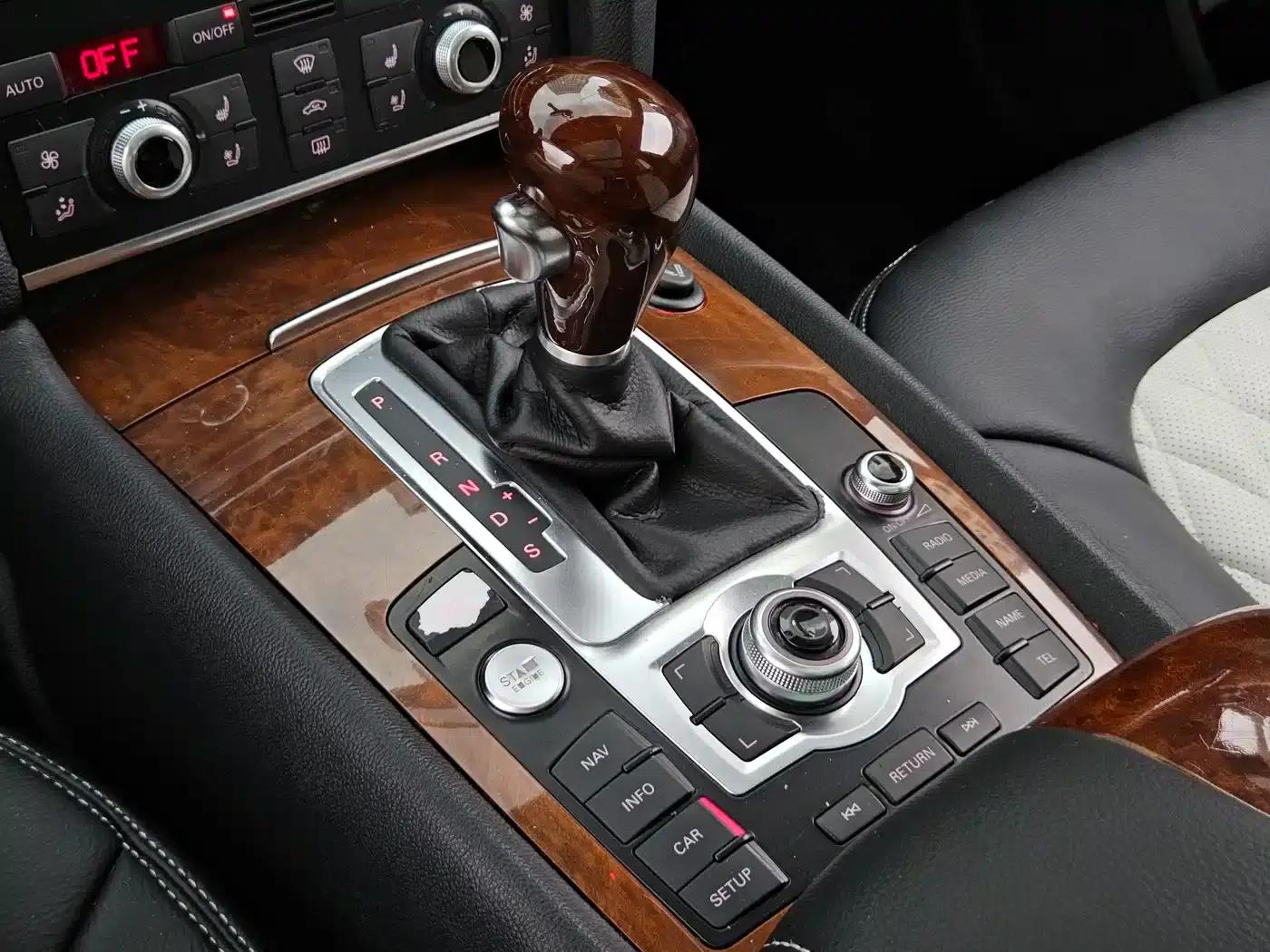 Audi Q7 2011 3.0 TFSI Exclusive Model 245kW — миниатюра 23