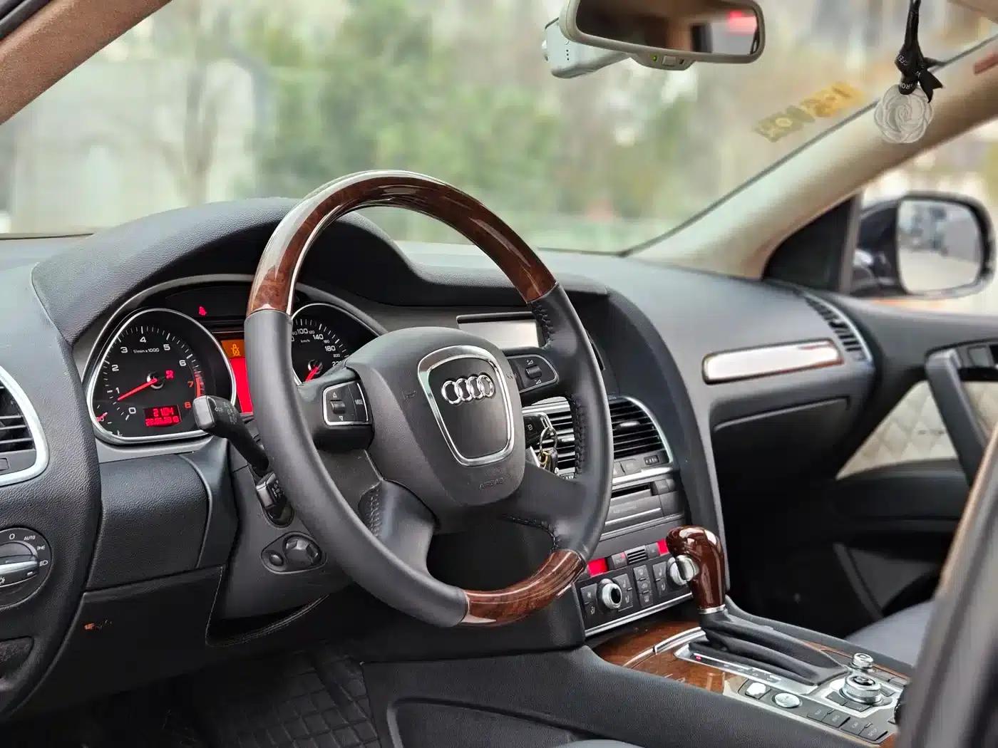 Audi Q7 2011 3.0 TFSI Exclusive Model 245kW — миниатюра 9
