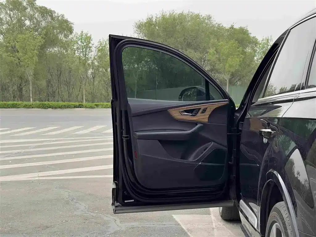 Audi Q7 2023 55 TFSI quattro S Premium — миниатюра 5