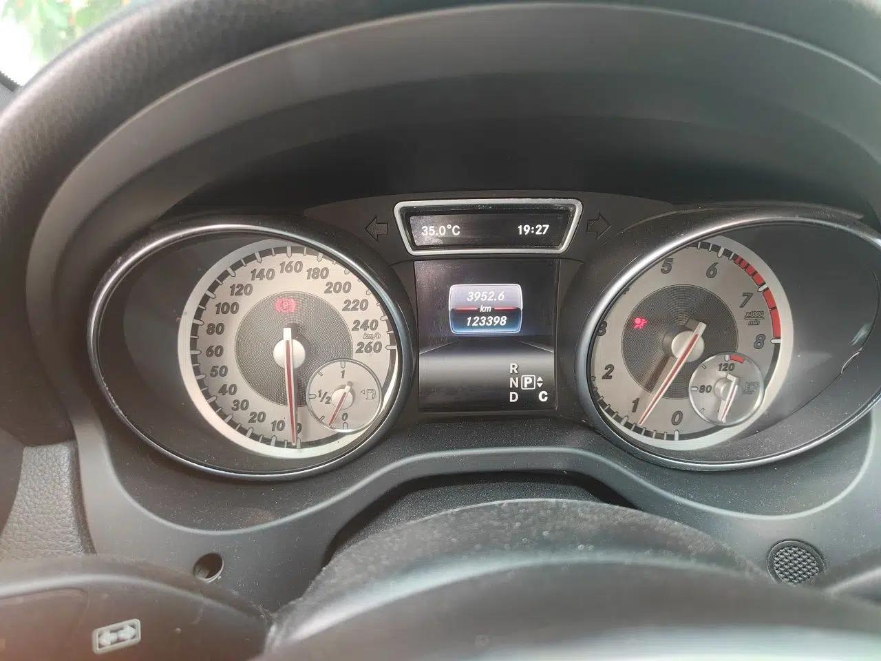 Mercedes-Benz CLA 2015 CLA 220 4MATIC — миниатюра 11