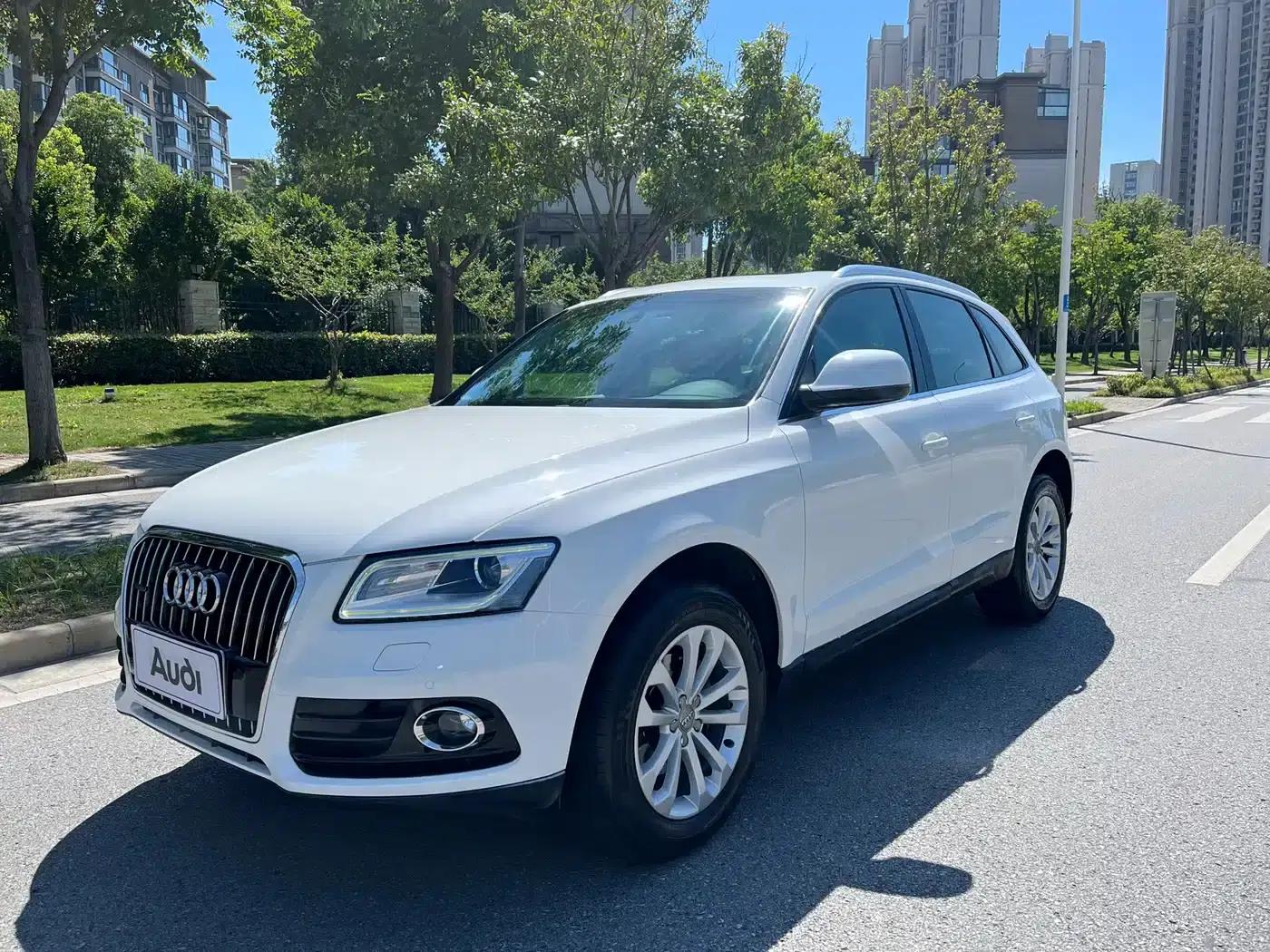 Audi Q5 2013 40 TFSI Technology Edition — миниатюра 1