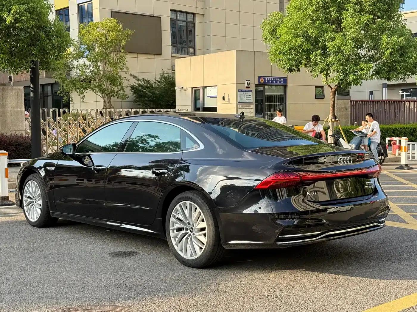 Audi A7L 2024 45TFSI S-line Dream Edition Crystal Package — миниатюра 15